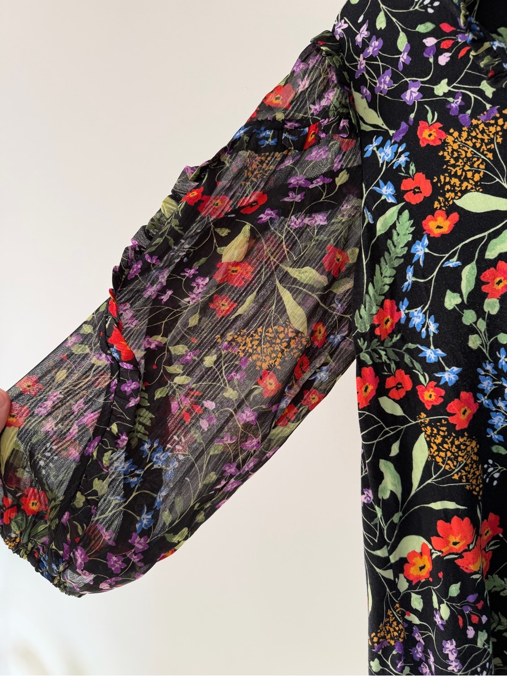 Anthropologie Black Floral Puff Sleeve Peasant Blouse Size M - Picture 2 of 7